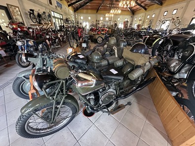 Музей старинных автомобилей и мотоциклов