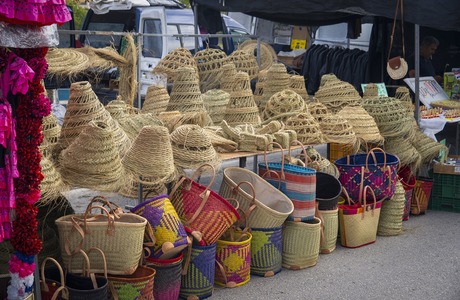 Изделия из сена своими руками на рыноке в Кальпе